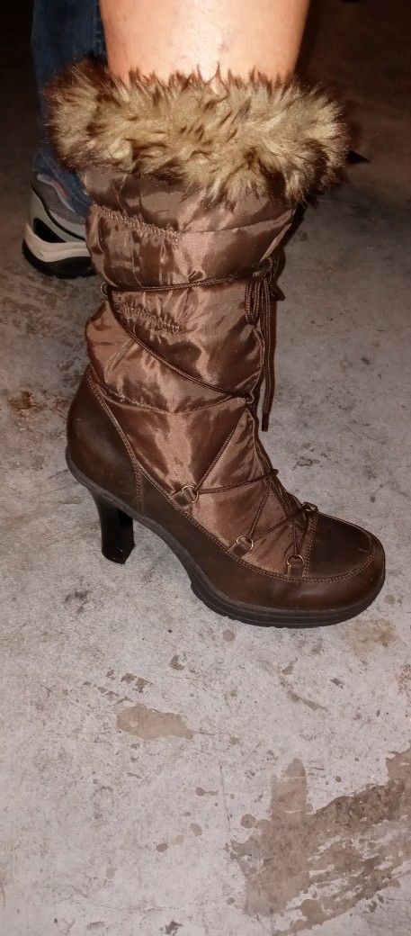 Brown Fur Lined Insulated Boots