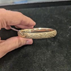 14kt YG Bangle Bracelet 