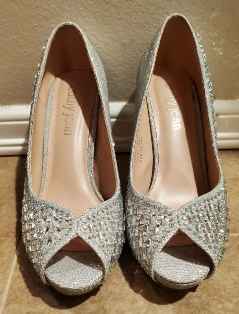 Cathy Jean Woman Shoes Size 7