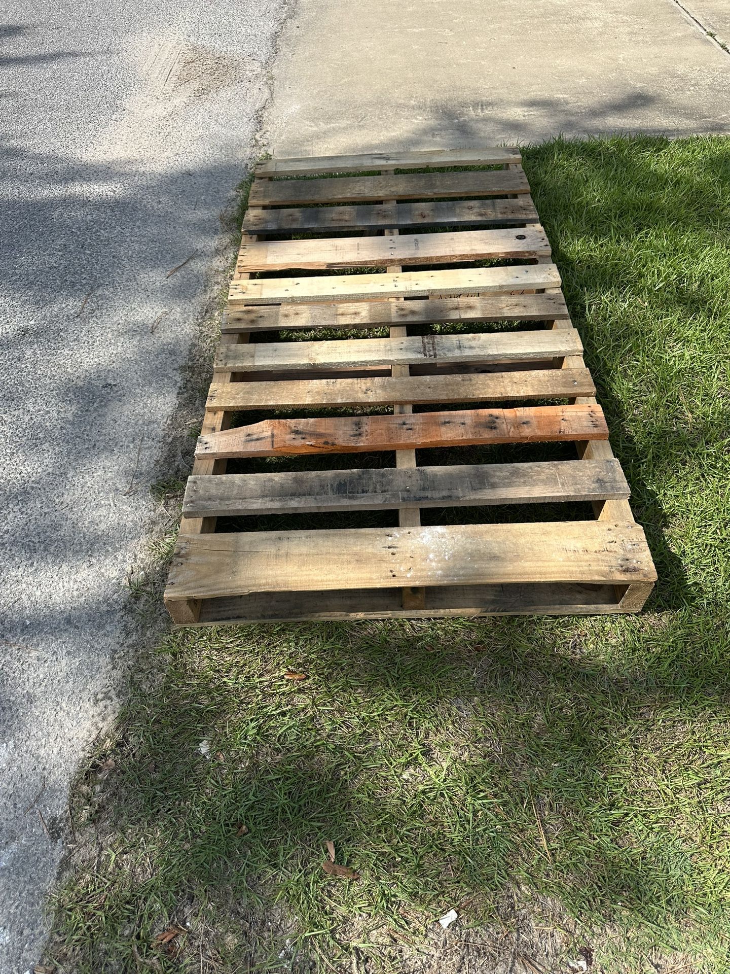 1 Wood Pallet