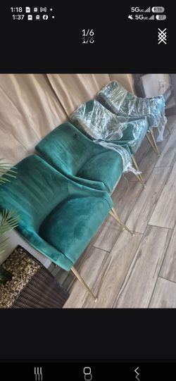 Beautiful set 4 chairs in great shape