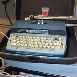 Typewriter With Case And Key