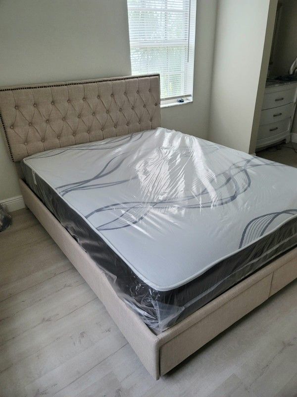 NEW QUEEN SIZE SET MATTRESS AND BOX SPRING --2PCS