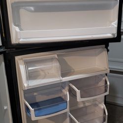Refrigerator, Whirlpool Black Full Size