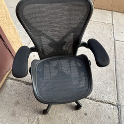 Herman Miller Aeron Office/Desk/Gaming Chair