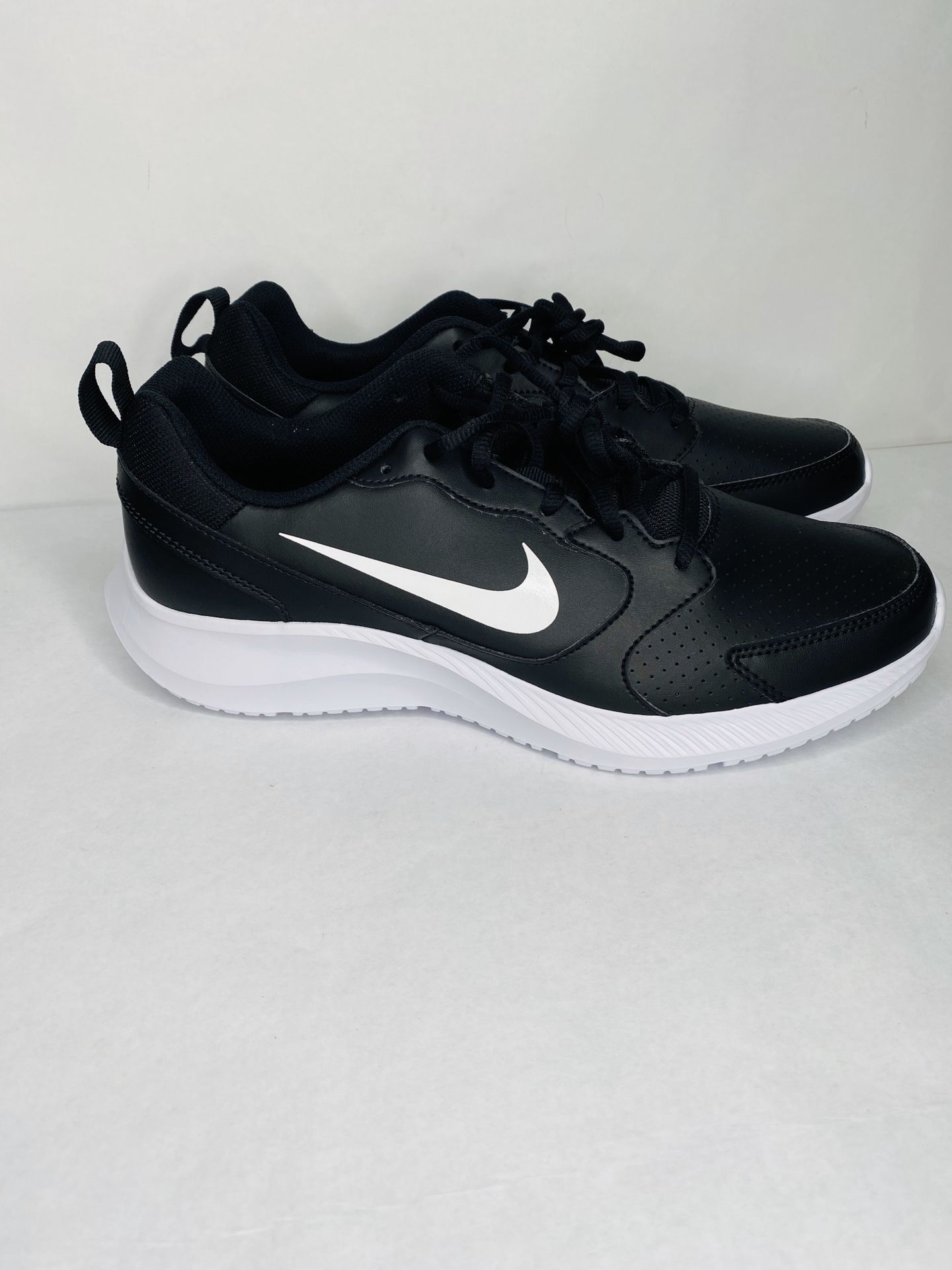 Brand new Nike Todos Men's Casual Trainer Running Shoes without