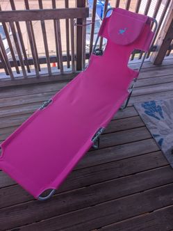 Beach lounge chair