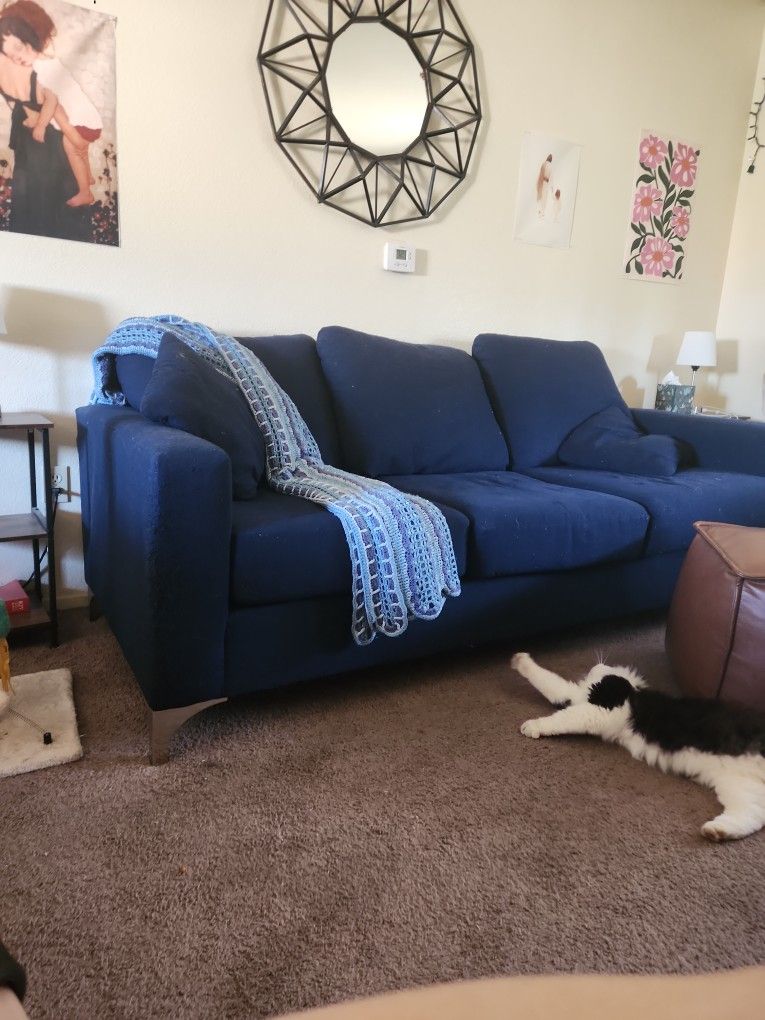 Moving Selling Nice Memory Couch