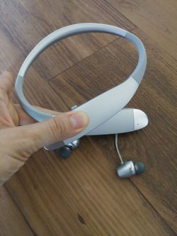 Insignia Wireless Headset