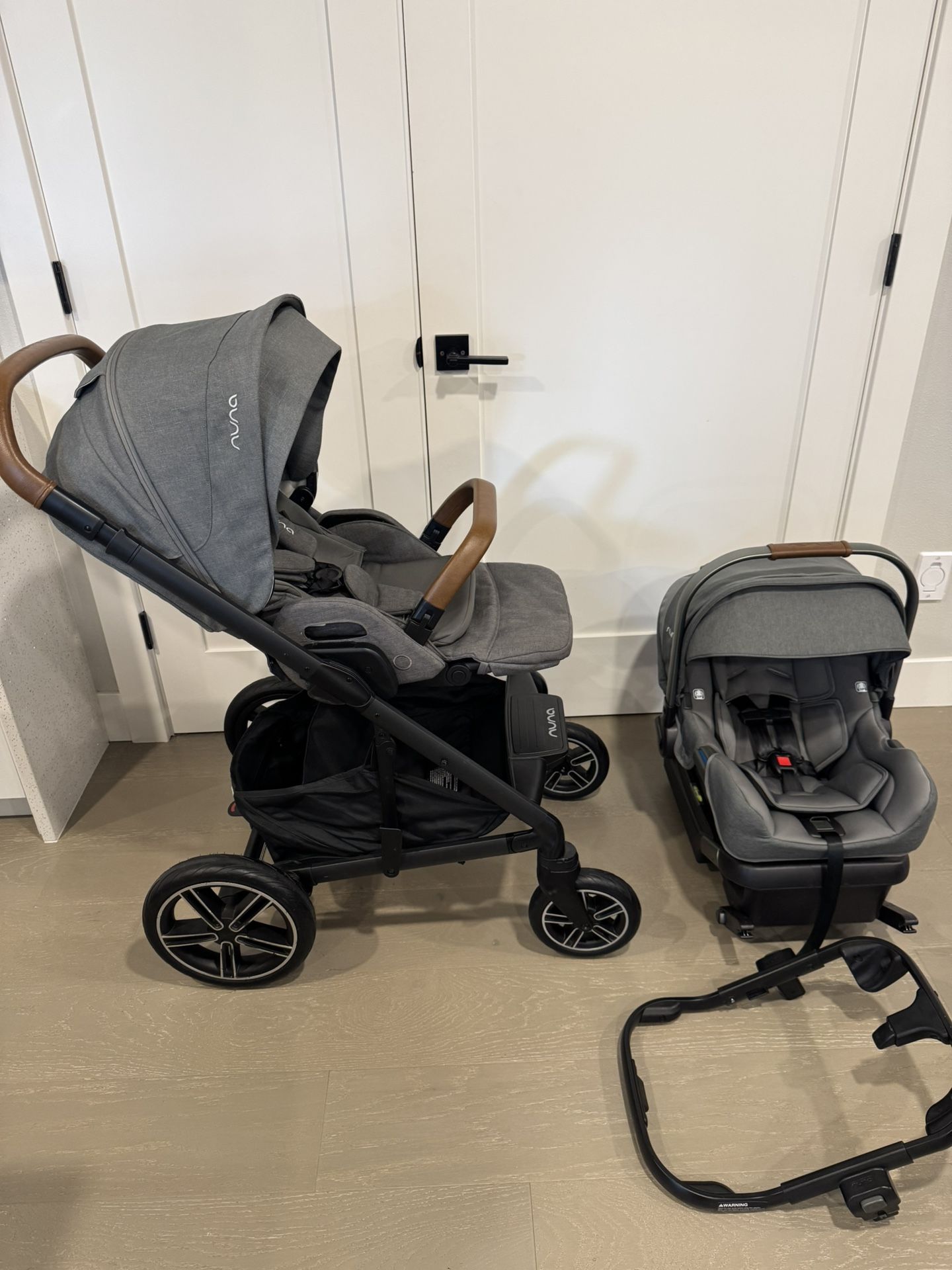 Nuna Mixx Next Bundle (stroller, Carseat, Base , Adapter