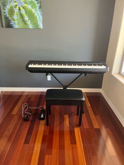 Yamaha 88 Weighted Key Digital Piano Excellent Condition