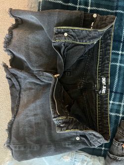DkNY black jean short
