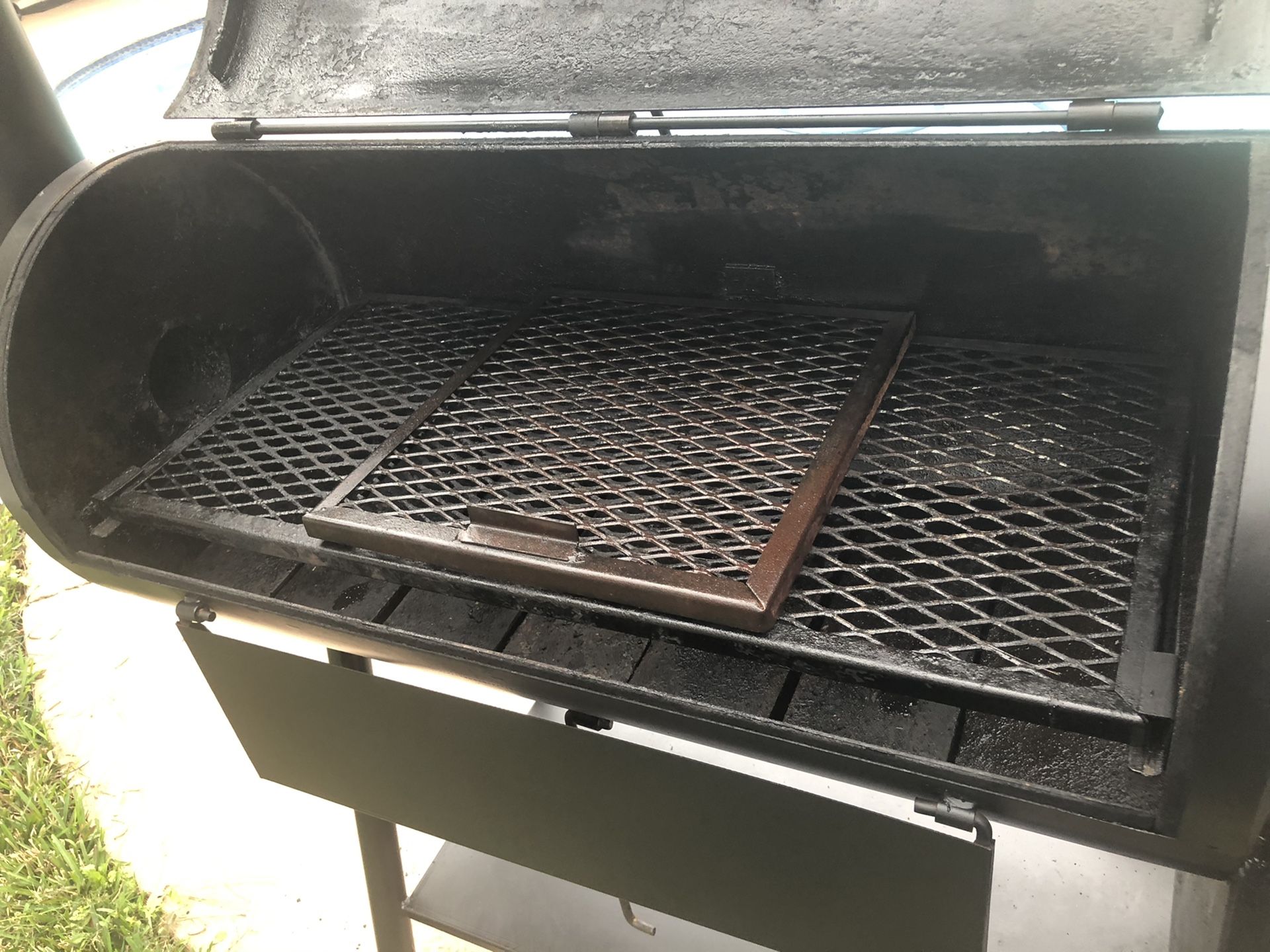 Old Country Pecos BBQ Smoker for Sale in Houston, TX OfferUp
