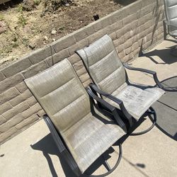 Outdoor Patio Table And Chairs 