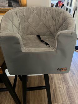 K & H Bucket Booster Dog Car Seat Removable, Washable Plush Quilted Fleece Cover in excellent condition like New