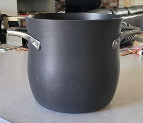 8 Qt Calphalon Pot