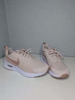 Nike Air Max Nuaxis Low-Top Sneakers