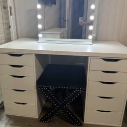 Makeup Vanity, Mirror & Chair 