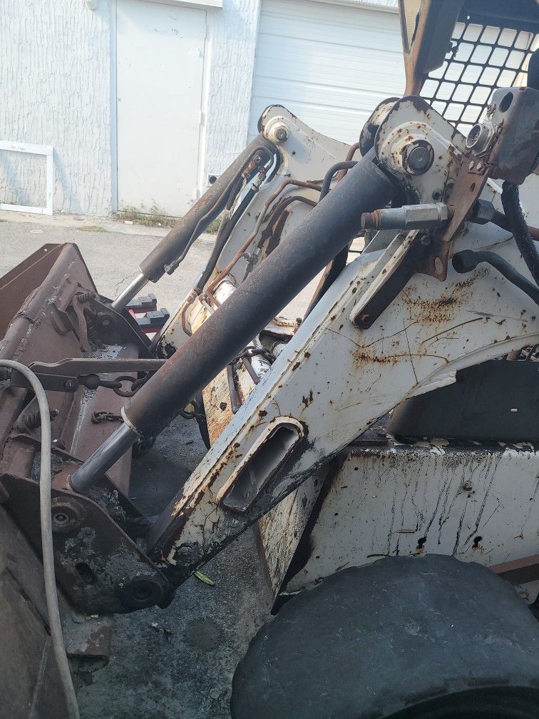 Bobcat 873/883 Bucket Cylinder