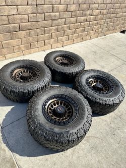 New wheels 17x9 8x170. And used tires 315/70r17 milestar 70%