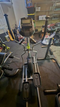 Universal E-40 Elliptical