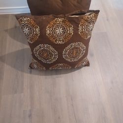 Trow Pillows