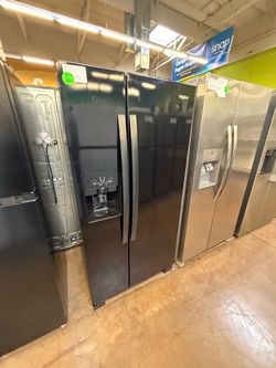 Whirlpool 33”  Black Side-by-Side Refrigerator with Ice Dispenser