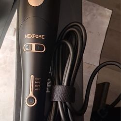 Twist Curling Iron