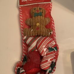 Gingerbread 4-piece Set dog toy Plastic stocking With 3 plush Toys & one rope New 