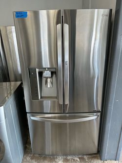 LG Stainless Steel French Door Refrigerator W Ice & Water