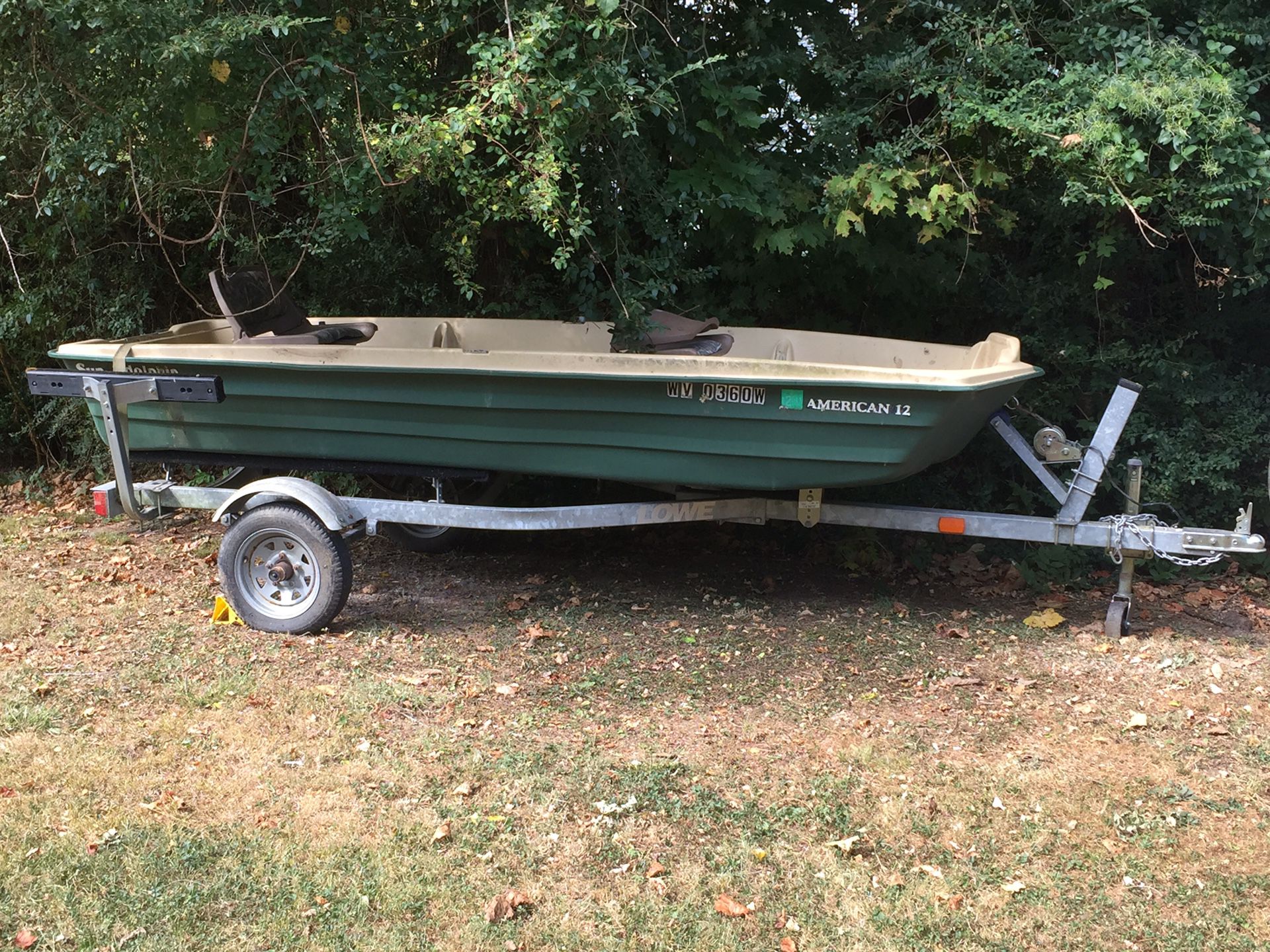 Sundolphin 12’ Jon Boat and trailer