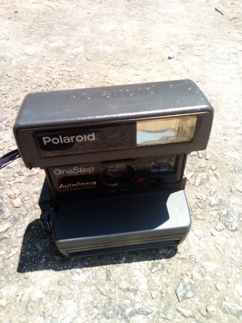 Polaroid One-step Autofocus Camera