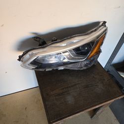 NISSAN ALTIMA OEM LEFT SIDE HEADLIGHT 