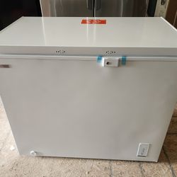 BRAND NEW 
8.8 cu. ft. Manual Defrost Convertible Garage Ready Chest Freezer in White, Powered by Hubspace