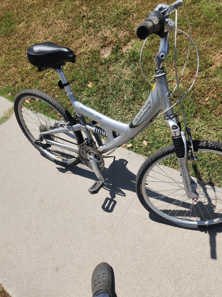 Giant Sedona DS Bike