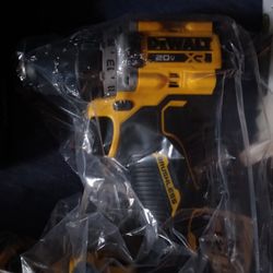 20v Dewalt  XR Hammer Drill / driver Brand New With Batterys And Charger 
