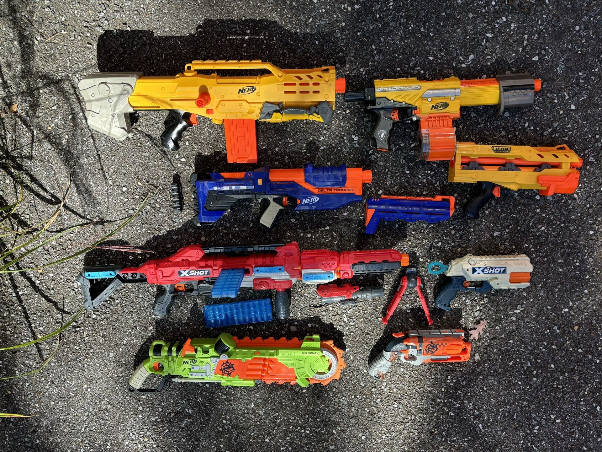 NERF Guns : Lot of 7 Pieces & Accessories