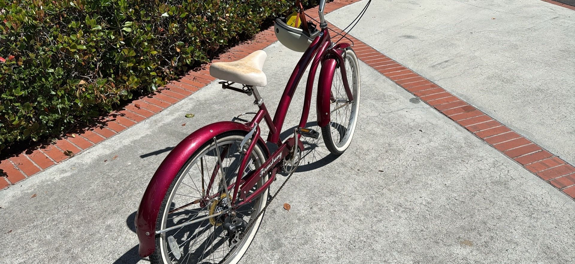 Beach cruiser bicycle