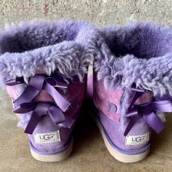 UGG, Kids Size 3 Adult Size 5 For $15