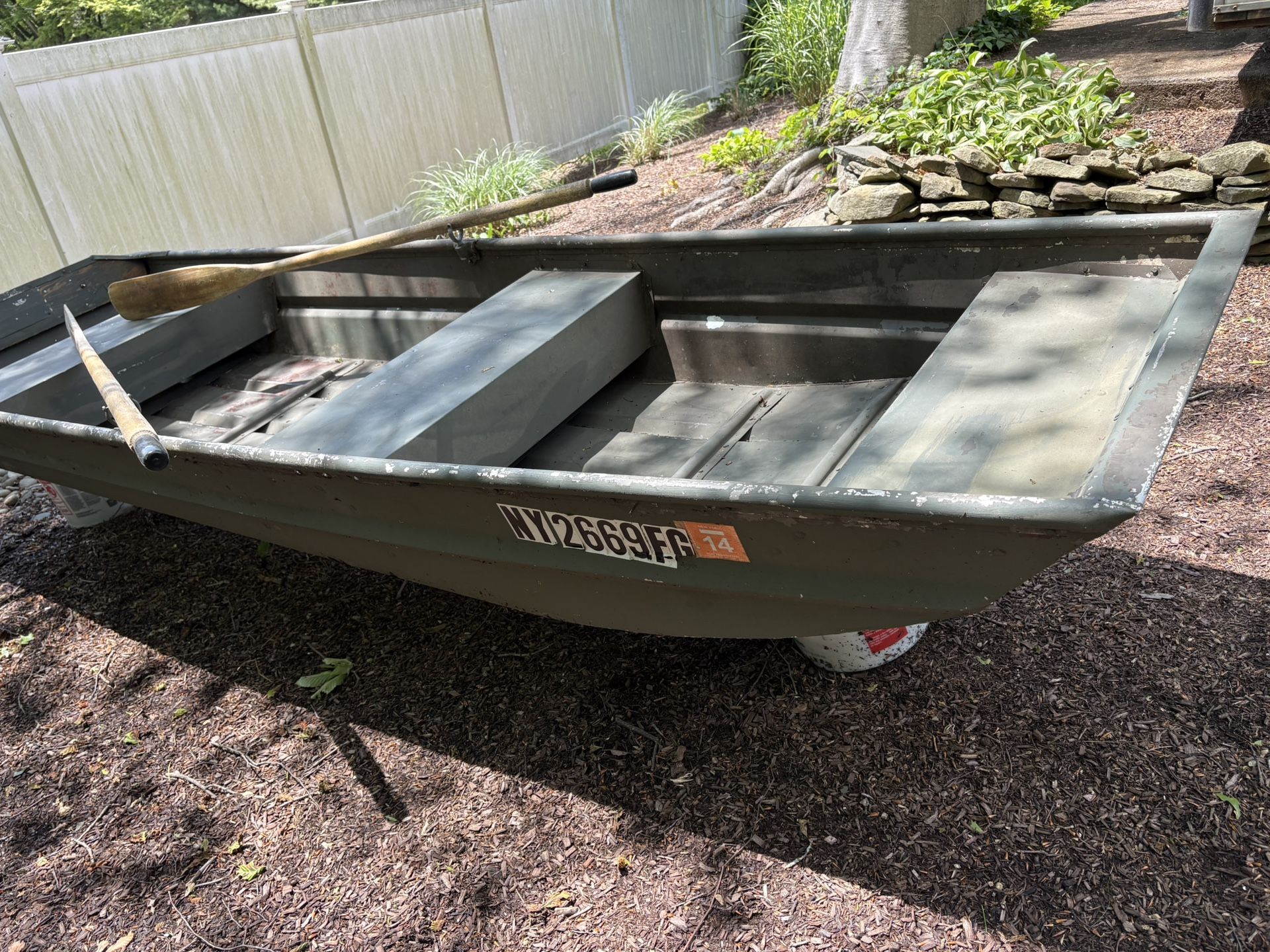 1991 Landau 12 Foot Aluminum Boot