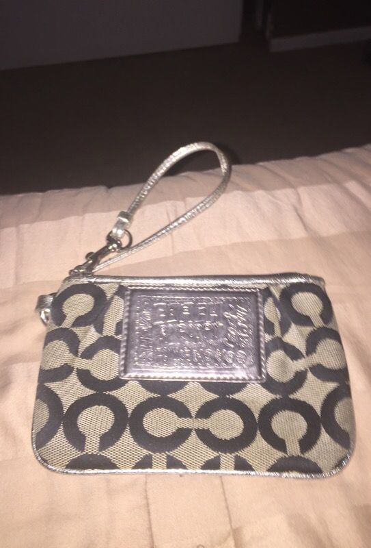 Coach wristlet brand new