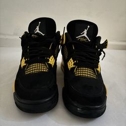 Jordan 4 Retro Thunder