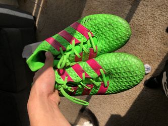 Soccer cleats