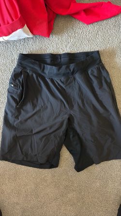 Lululemon men’s black short