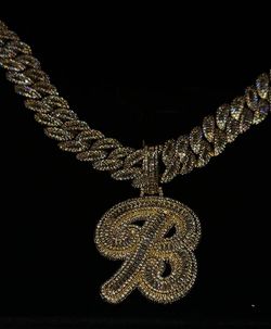 18k Gold plated Baguette Cuban link chain & B pendant