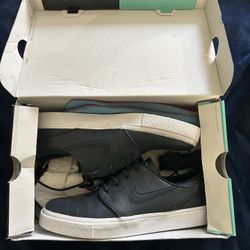 Nike Zoom Shoes Size 10