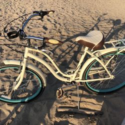 schwinn beach cruiser 