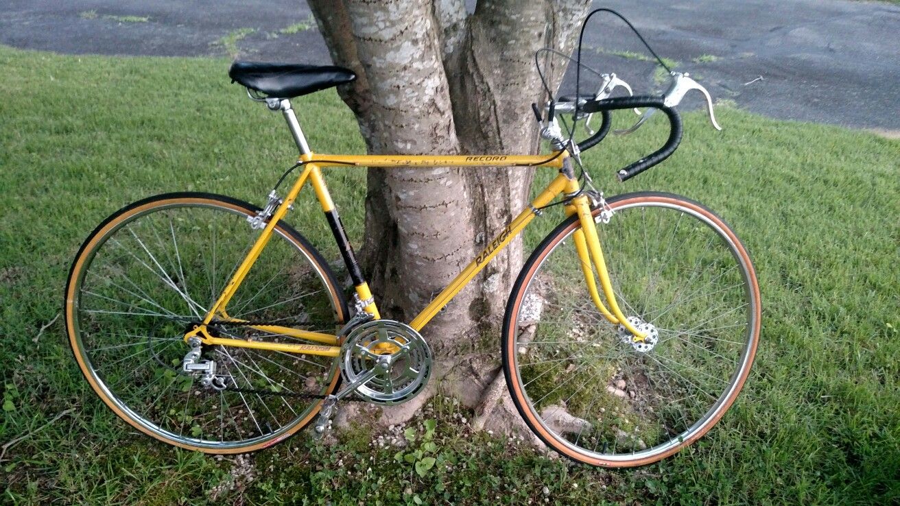Vintage Raleigh Record Bike. Yellow. 21" frame