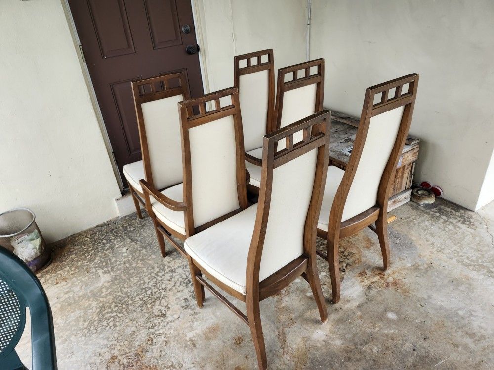 Vintage Dining Room Chairs.... 1970s