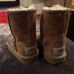 size 6 toddler uggs boots